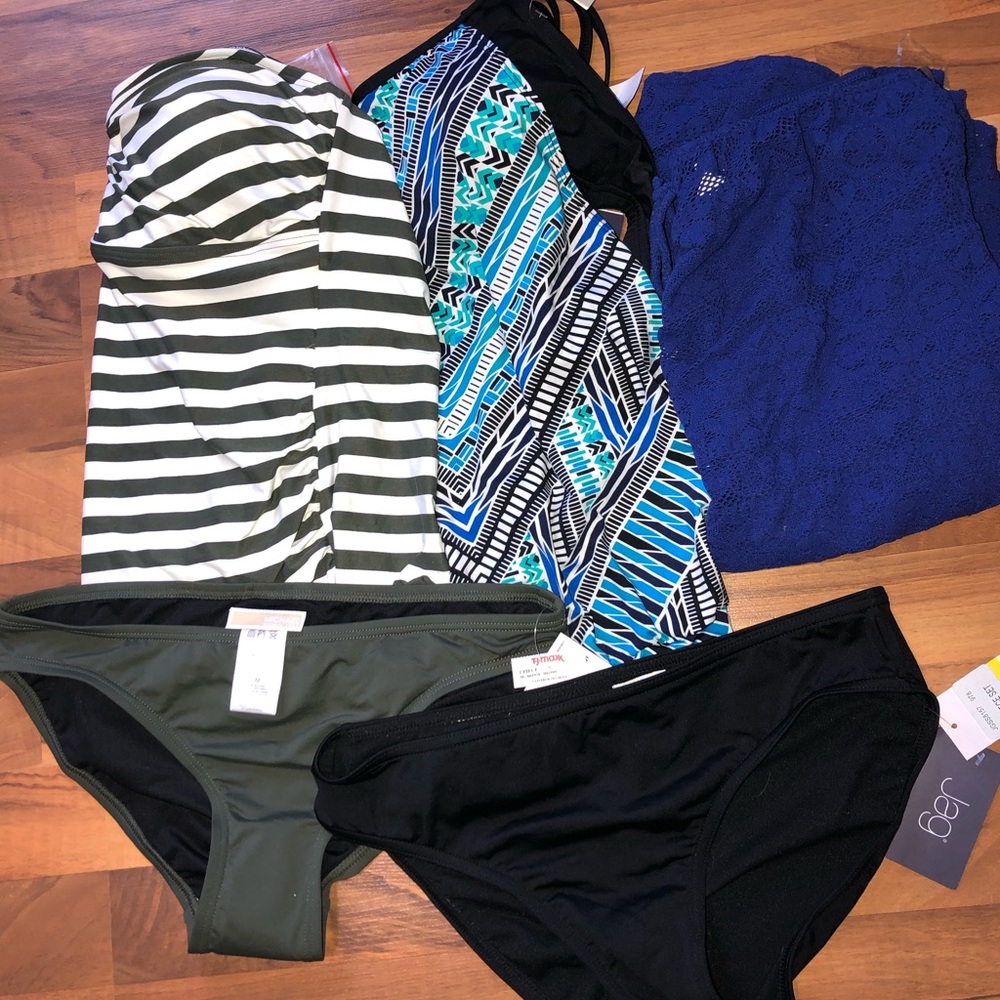 Bundle of 2 Swimsuits and a coverup!
